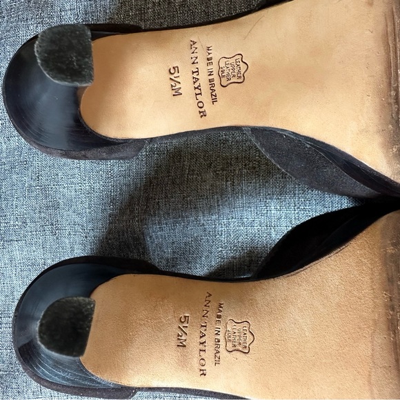 *Final Sale Price* Ann Taylor brown suede heels platform pump - Picture 8 of 15
